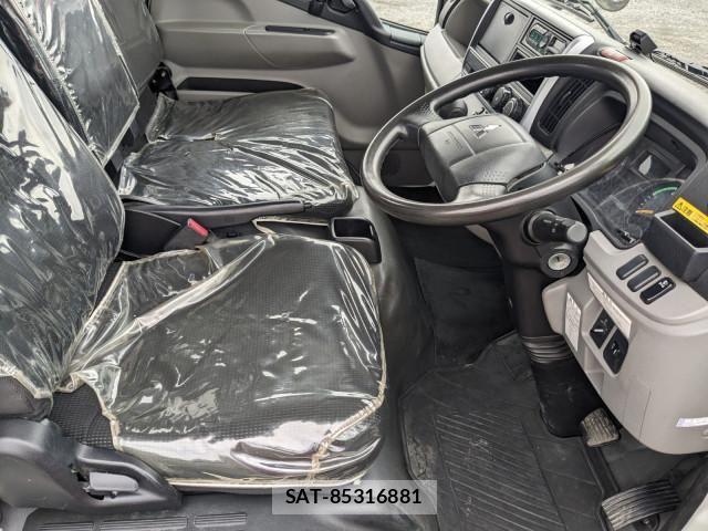 Mitsubishi CANTER 2018-05 7960824-24