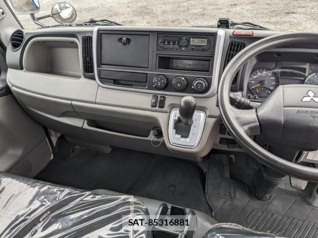 Mitsubishi CANTER 2018-05 7960824-25