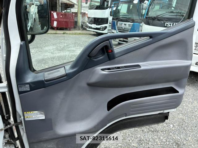 Mitsubishi CANTER 2013-03 7960888-13