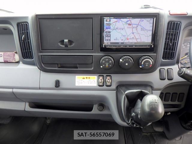 Mitsubishi CANTER 2013-04 7960796-15