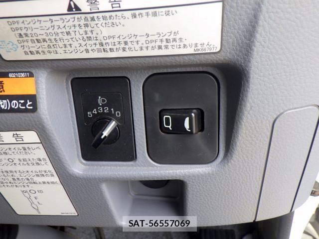 Mitsubishi CANTER 2013-04 7960796-23