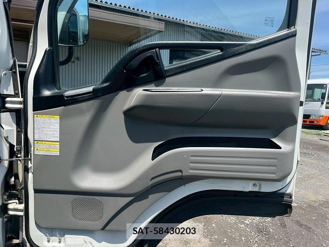 Mitsubishi CANTER 2020-03 7960838-18