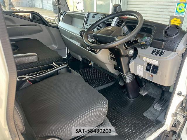 Mitsubishi CANTER 2020-03 7960838-19