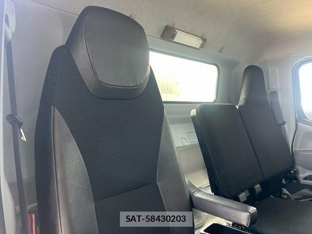 Mitsubishi CANTER 2020-03 7960838-20