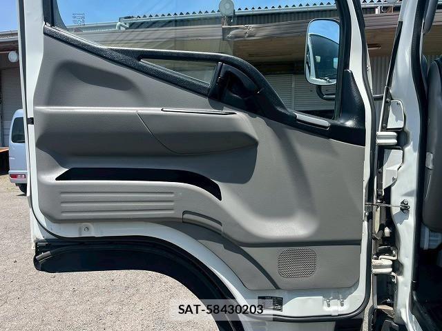 Mitsubishi CANTER 2020-03 7960838-22