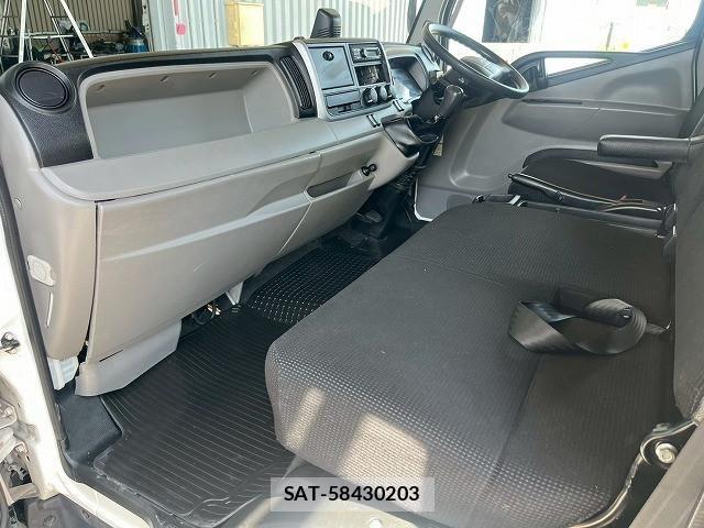 Mitsubishi CANTER 2020-03 7960838-23