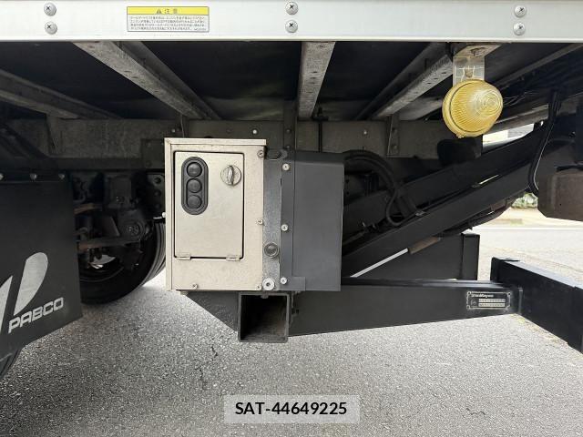 Mitsubishi CANTER 2015-05 7960832-11