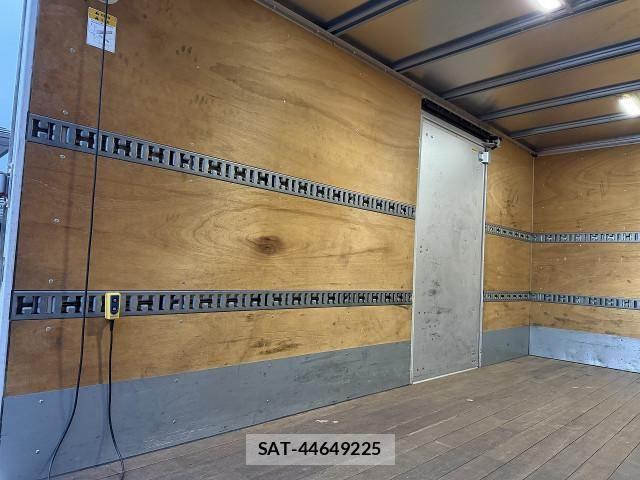 Mitsubishi CANTER 2015-05 7960832-24