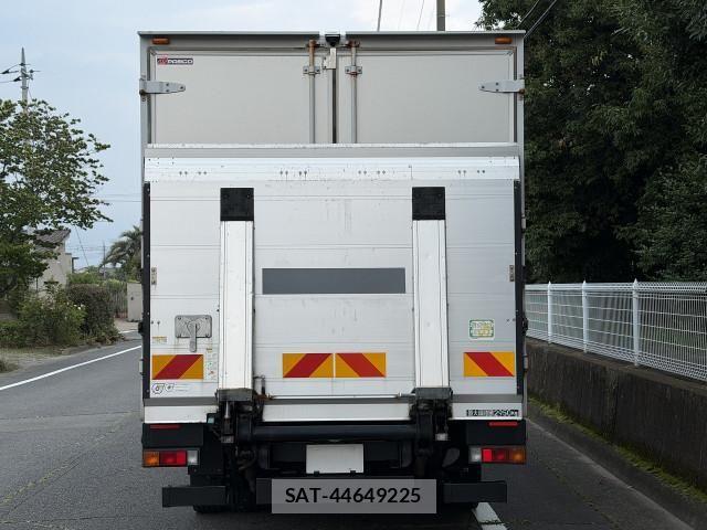 Mitsubishi CANTER 2015-05 7960832-4