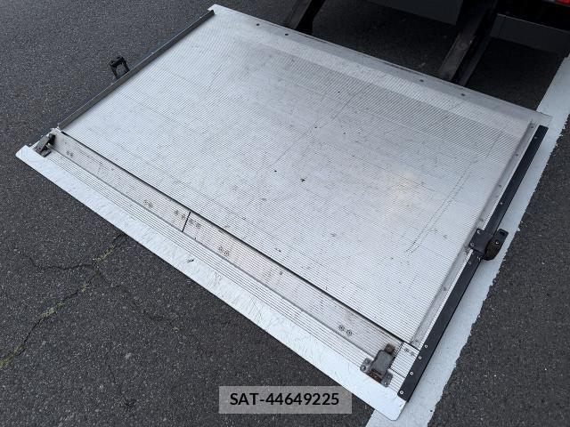 Mitsubishi CANTER 2015-05 7960832-6