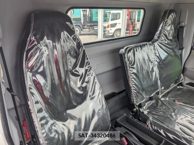 Mitsubishi CANTER 2018-05 7960837-25