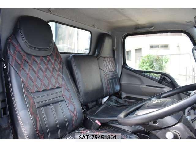 Mitsubishi CANTER 2017-03 7960889-12