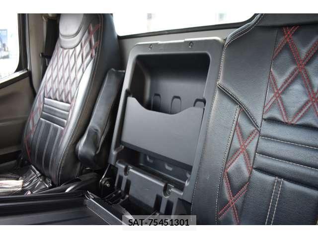 Mitsubishi CANTER 2017-03 7960889-14