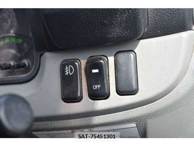 Mitsubishi CANTER 2017-03 7960889-16