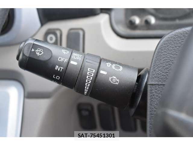 Mitsubishi CANTER 2017-03 7960889-18