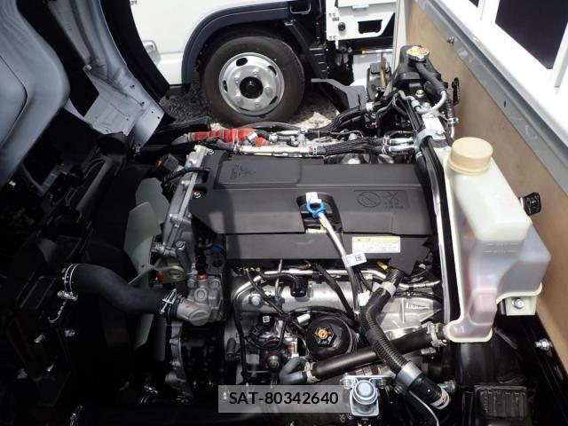 Mitsubishi CANTER 2026-04 7978729-21