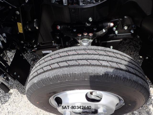 Mitsubishi CANTER 2026-04 7978729-23