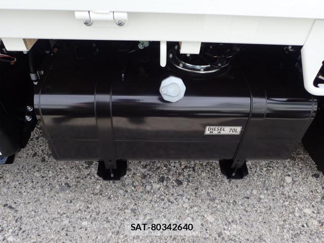 Mitsubishi CANTER 2026-04 7978729-5