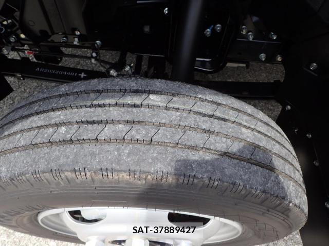 Mitsubishi CANTER 2026-04 7978721-23