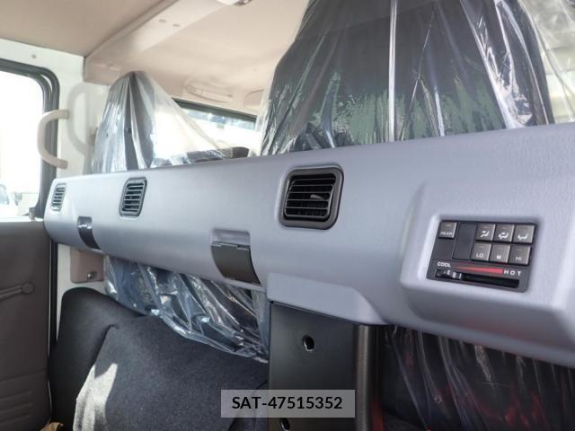Mitsubishi CANTER 2026-04 7978724-23