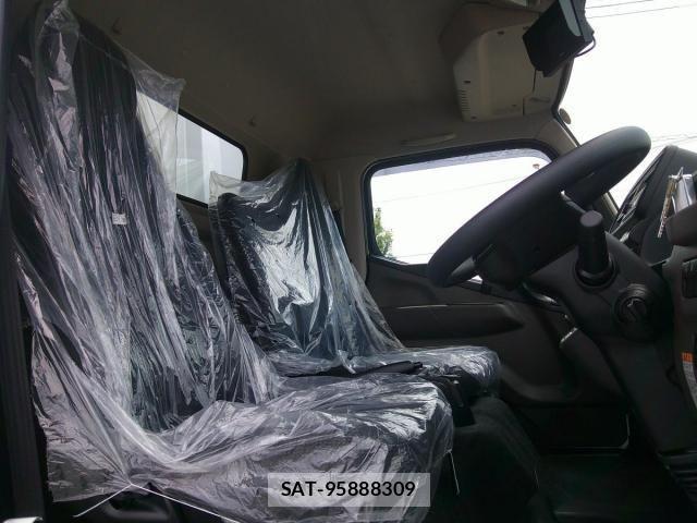 Mitsubishi CANTER 2026-03 7978739-24
