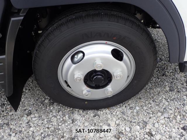 Mitsubishi CANTER 2026-04 7978725-26