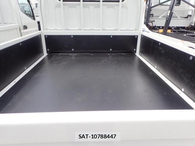 Mitsubishi CANTER 2026-04 7978725-4
