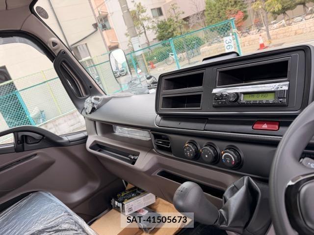 Mitsubishi CANTER 2026-04 7978719-12