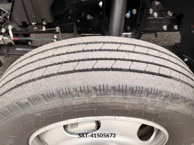 Mitsubishi CANTER 2026-04 7978719-23