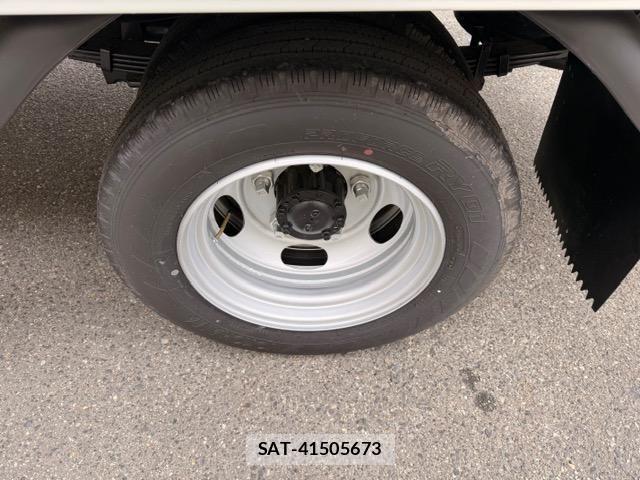 Mitsubishi CANTER 2026-04 7978719-25