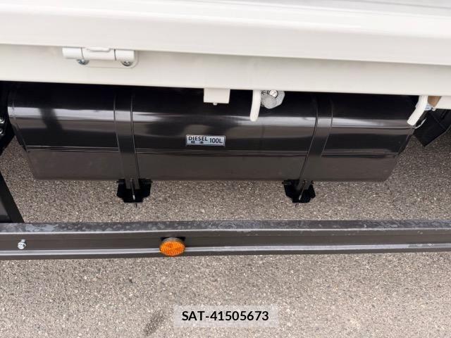 Mitsubishi CANTER 2026-04 7978719-7