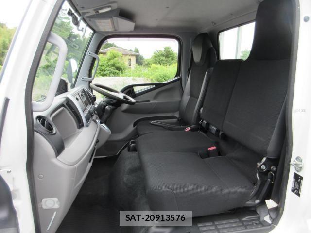 Mitsubishi CANTER 2019-04 7978740-13