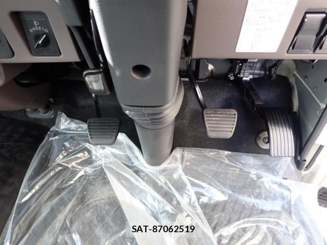 Mitsubishi CANTER 2026-04 7978726-22