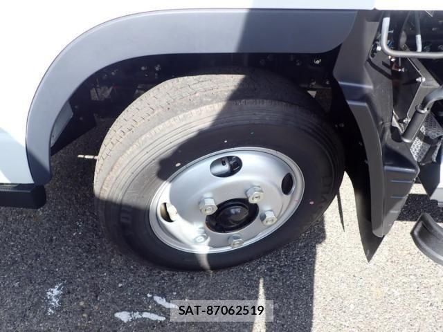 Mitsubishi CANTER 2026-04 7978726-24