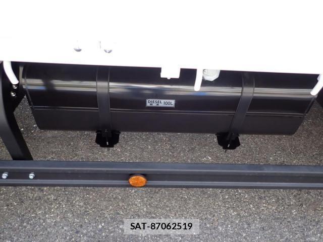 Mitsubishi CANTER 2026-04 7978726-7
