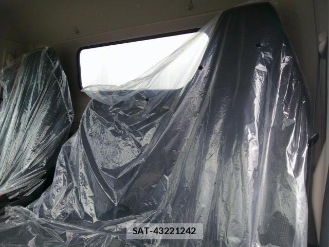 Mitsubishi CANTER 2026-03 7978701-24