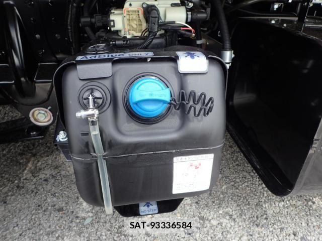 Mitsubishi CANTER 2026-04 7978730-9
