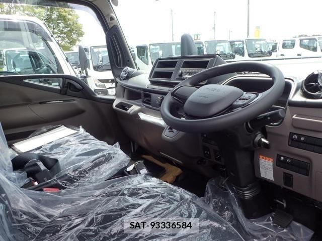 Mitsubishi CANTER 2026-04 7978730-11