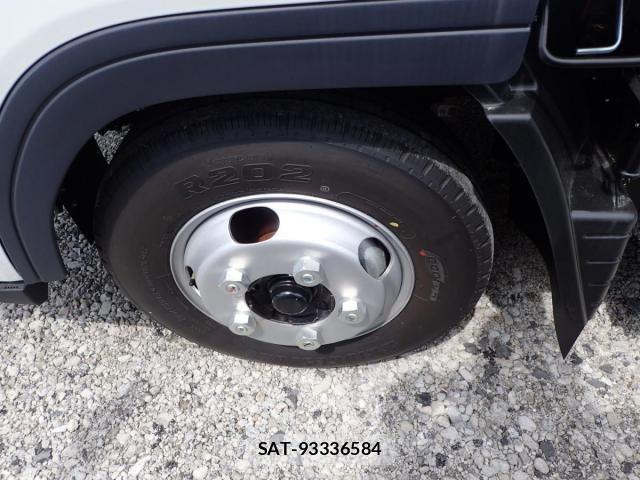 Mitsubishi CANTER 2026-04 7978730-25