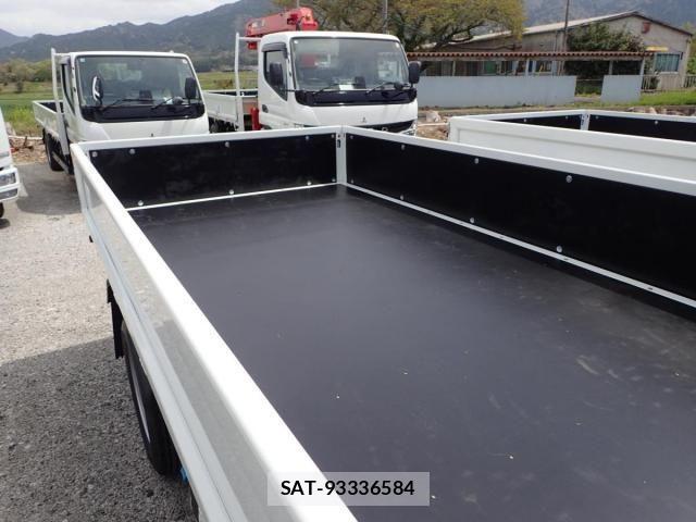 Mitsubishi CANTER 2026-04 7978730-4