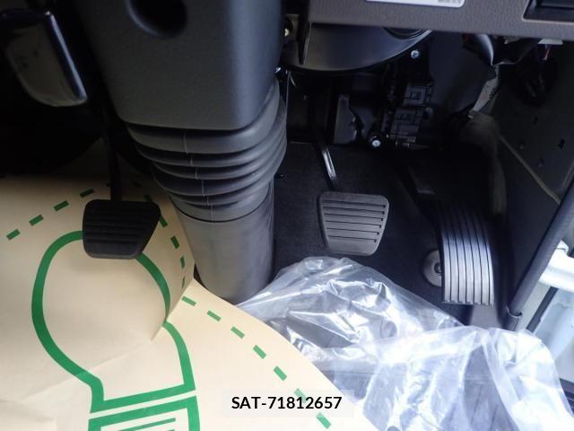Mitsubishi CANTER 2026-04 7978723-23