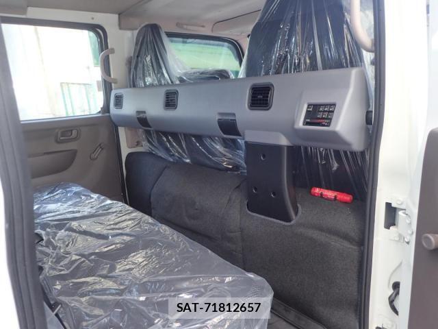 Mitsubishi CANTER 2026-04 7978723-24
