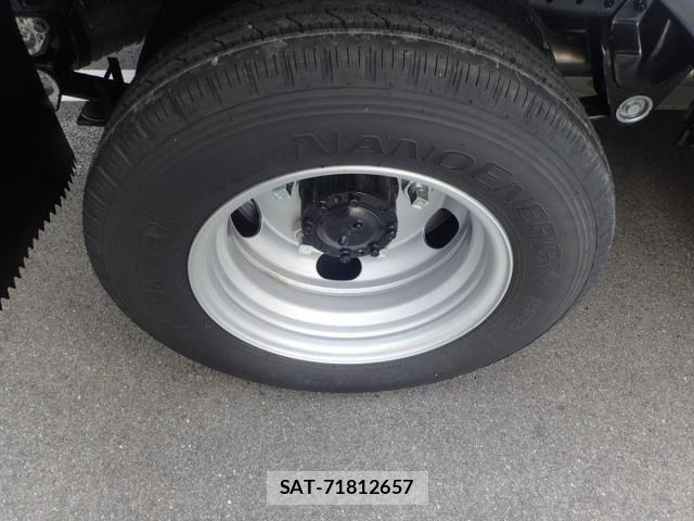 Mitsubishi CANTER 2026-04 7978723-28