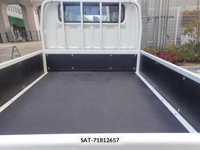 Mitsubishi CANTER 2026-04 7978723-4