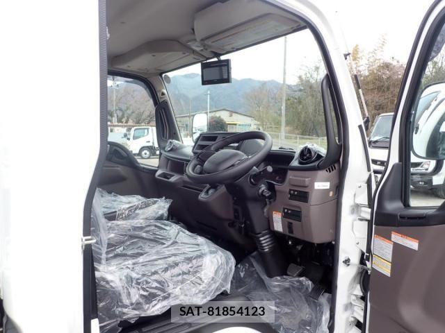 Mitsubishi CANTER 2026-04 7978727-11