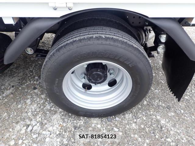 Mitsubishi CANTER 2026-04 7978727-24