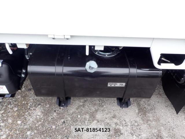 Mitsubishi CANTER 2026-04 7978727-7
