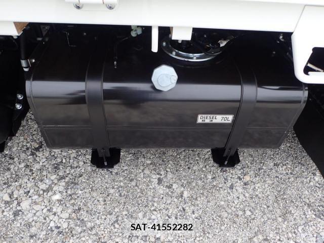 Mitsubishi CANTER 2026-04 7978731-7