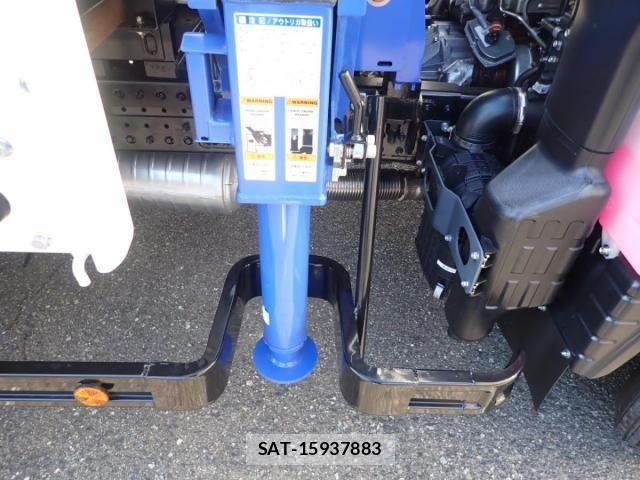 Mitsubishi CANTER 2026-04 7978704-11