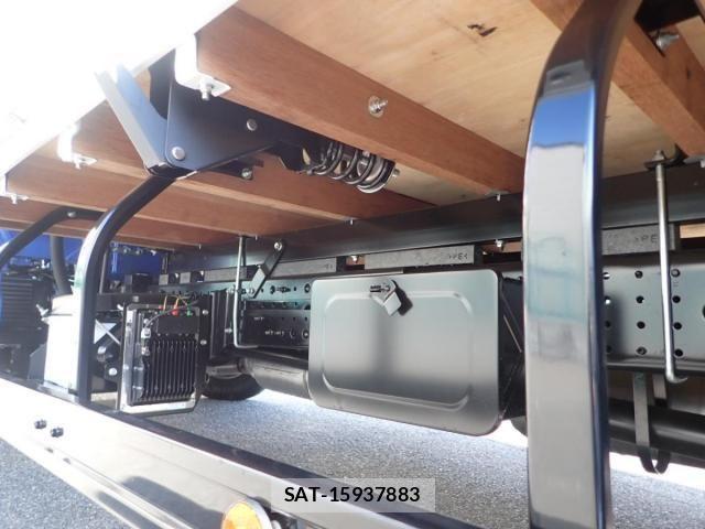 Mitsubishi CANTER 2026-04 7978704-15